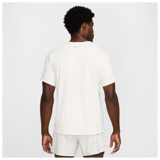 Nike Ανδρική κοντομάνικη μπλούζα Miler Flash Dri-FIT UV Tee Nike Ανδρική κοντομάνικη μπλούζα Miler Flash Dri-FIT UV Tee